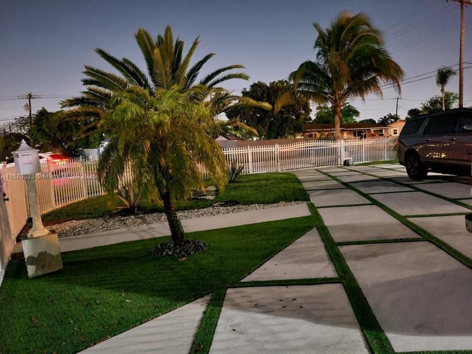 18120 NW 49th Ave, Miami Gardens, Florida 33055