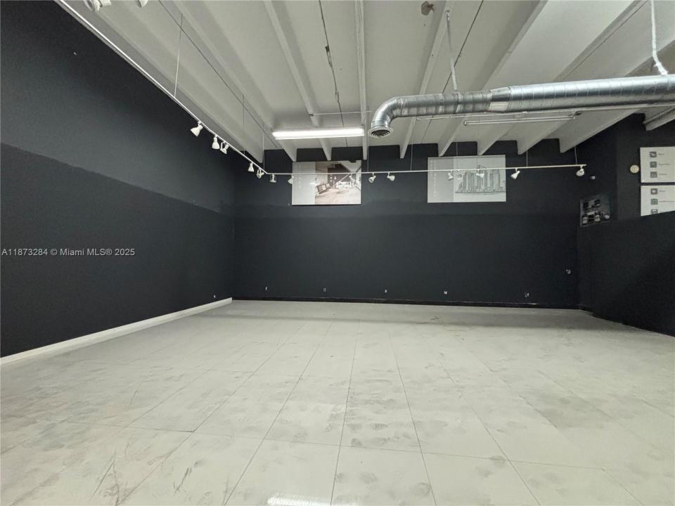 3281 NW 78th Ave, Doral, Florida 33122, USA