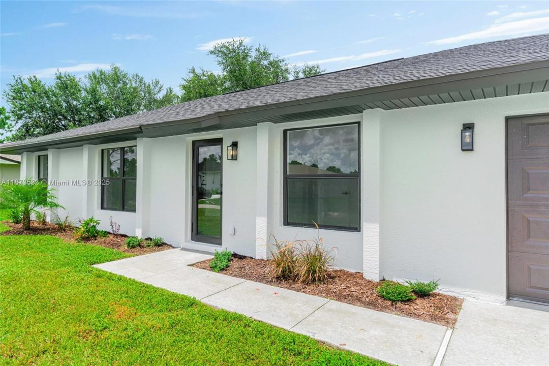 3206 12 Street W., Lehigh Acres, Floride 33971, États-Unis