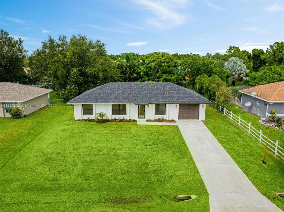 3206 12 Street W., Lehigh Acres, Floride 33971, États-Unis