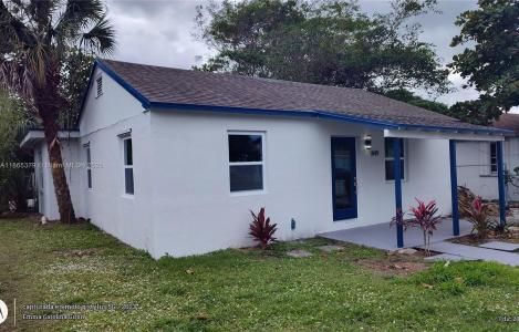 849 W 2nd St B, Riviera Beach, Florida 33404, USA