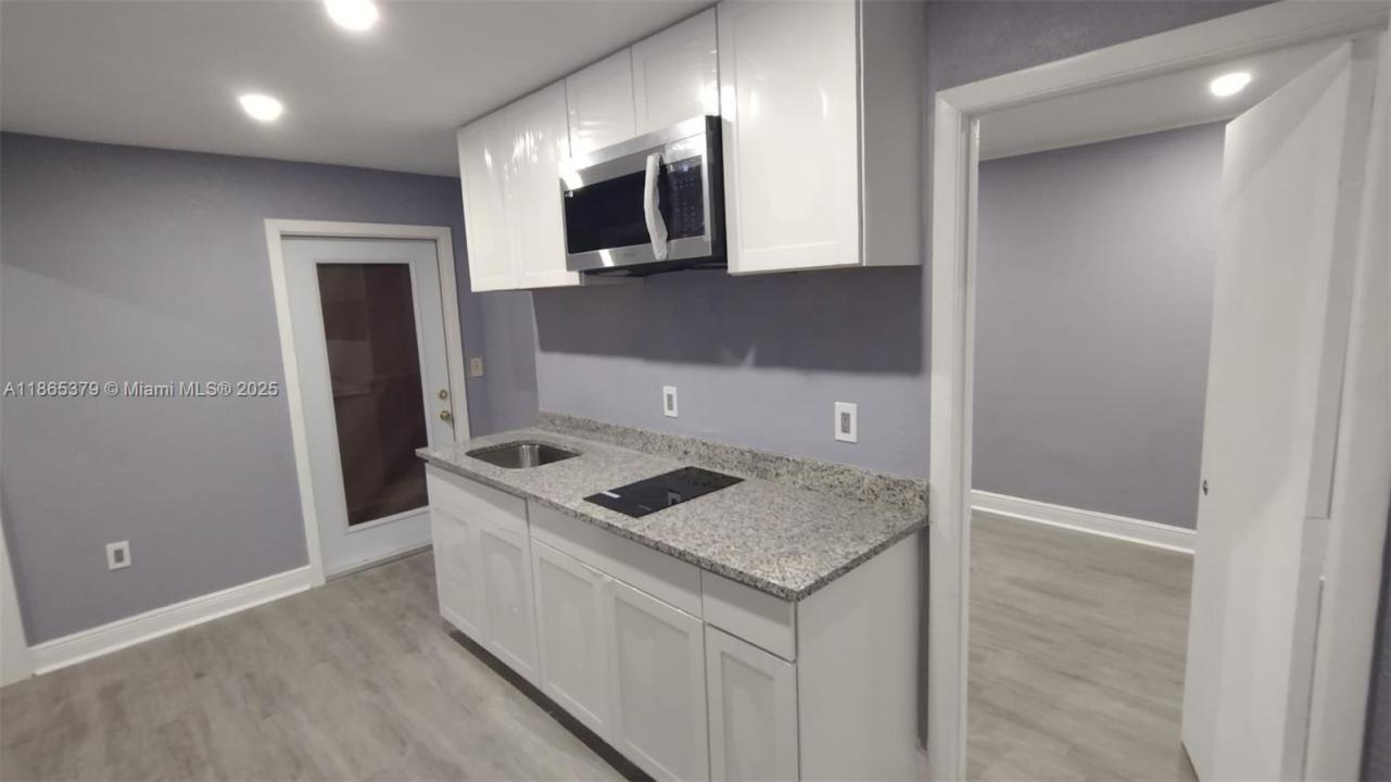 849 W 2nd St B, Riviera Beach, Florida 33404, Estados Unidos