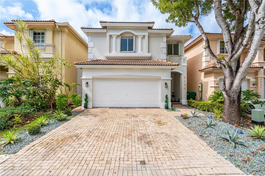 6644 NW 107th PL, Doral, Florida 33178, Estados Unidos