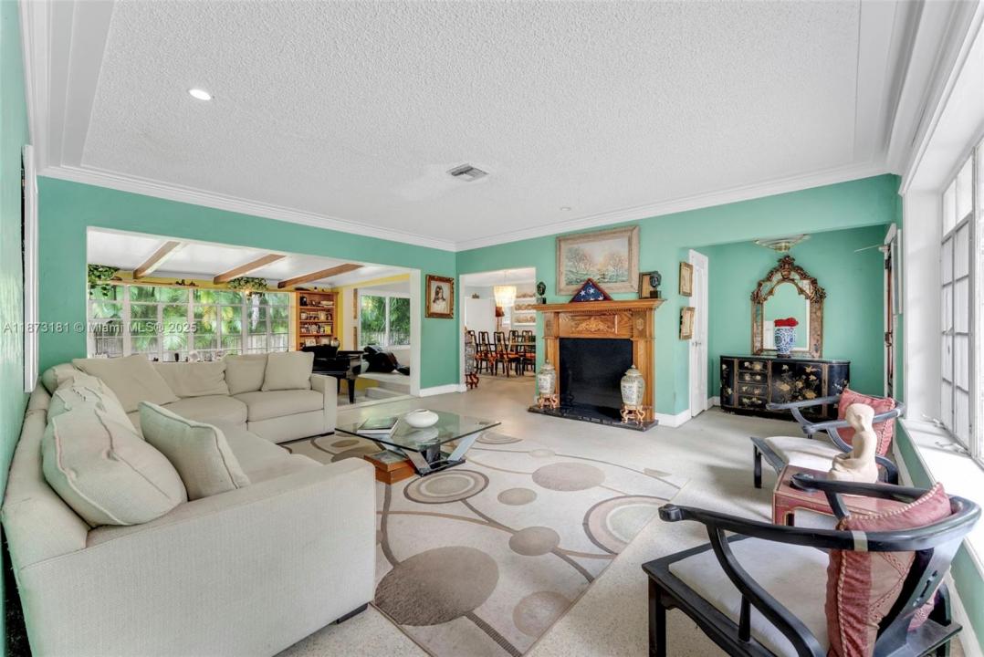 990 NE 94th St, Miami Shores, Floryda 33138, USA