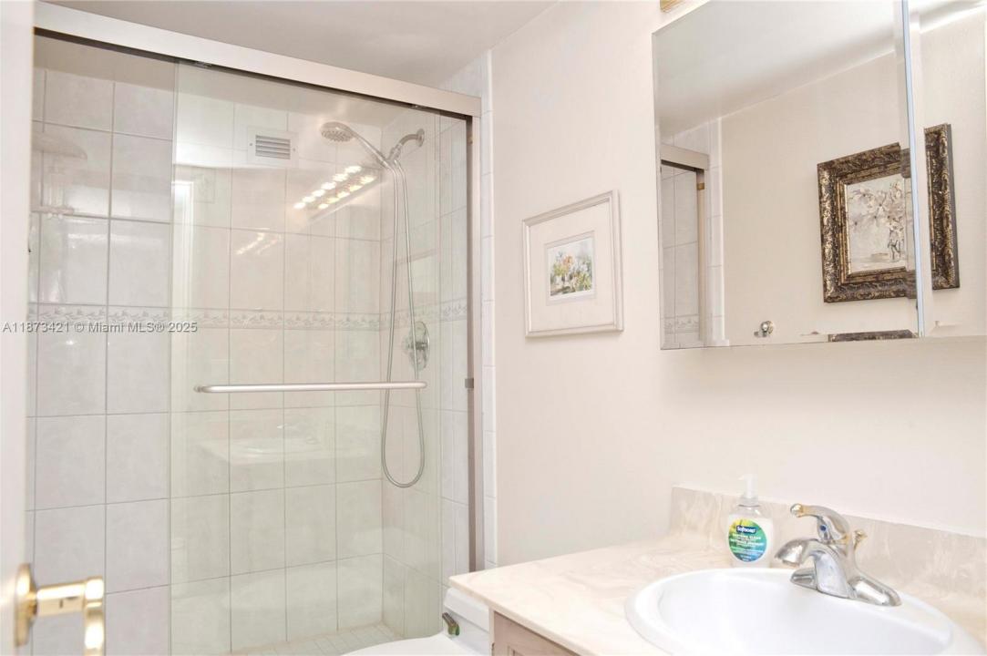 2201 S Ocean Dr 1606, Hollywood, Florida 33019, Amerika Birleşik Devletleri