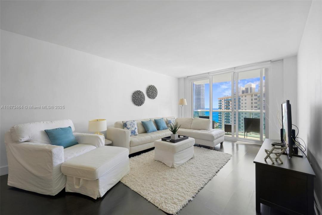 19380 Collins Ave 1414, Sunny Isles Beach, Florida 33160, USA