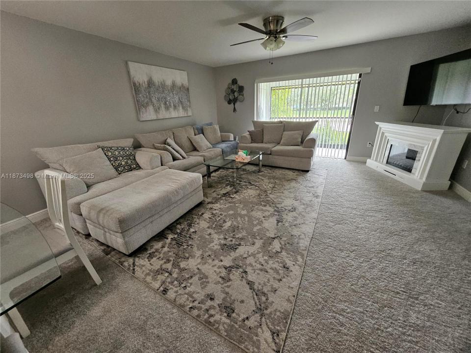 8600 NW 34th Pl B208, Sunrise, Flórida 33351, Estados Unidos