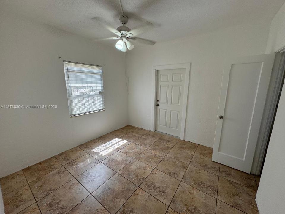 1411 NW 41st St, Miami, Florida 33142, USA