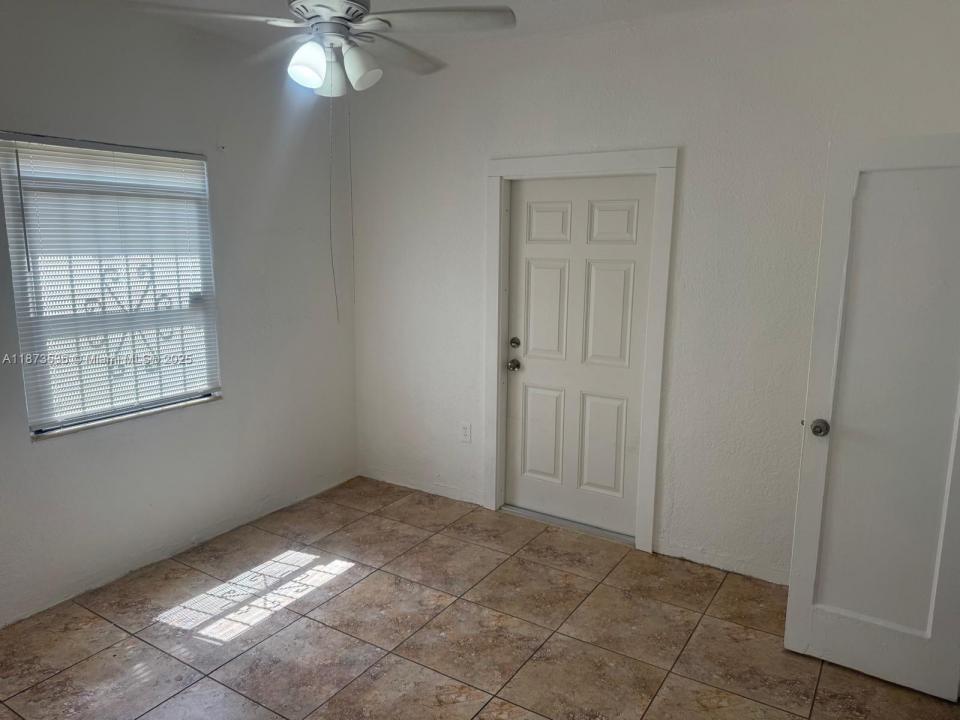 1411 NW 41st St, Miami, Florida 33142, USA