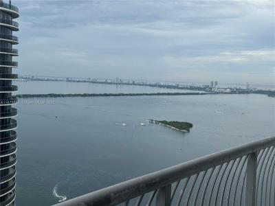 1750 N Bayshore Dr 5207, Miami, Florida 33132, USA