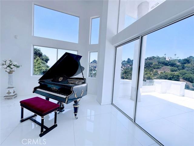 Mulholland Drive, Beverly Hills, California 90210