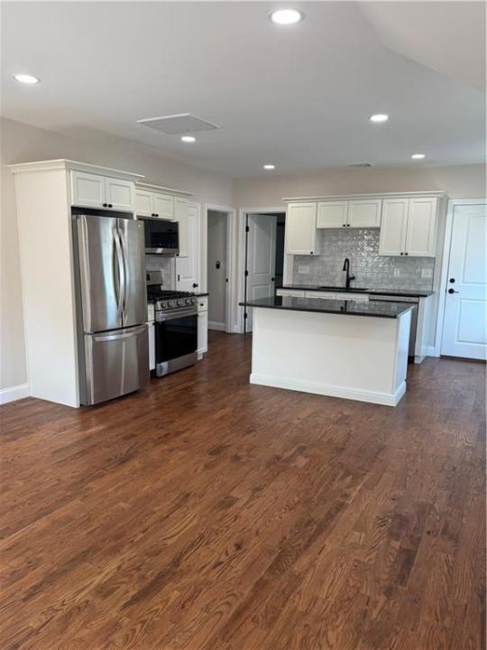 117 Rome Avenue, Providence, Rhode Island 02908, USA