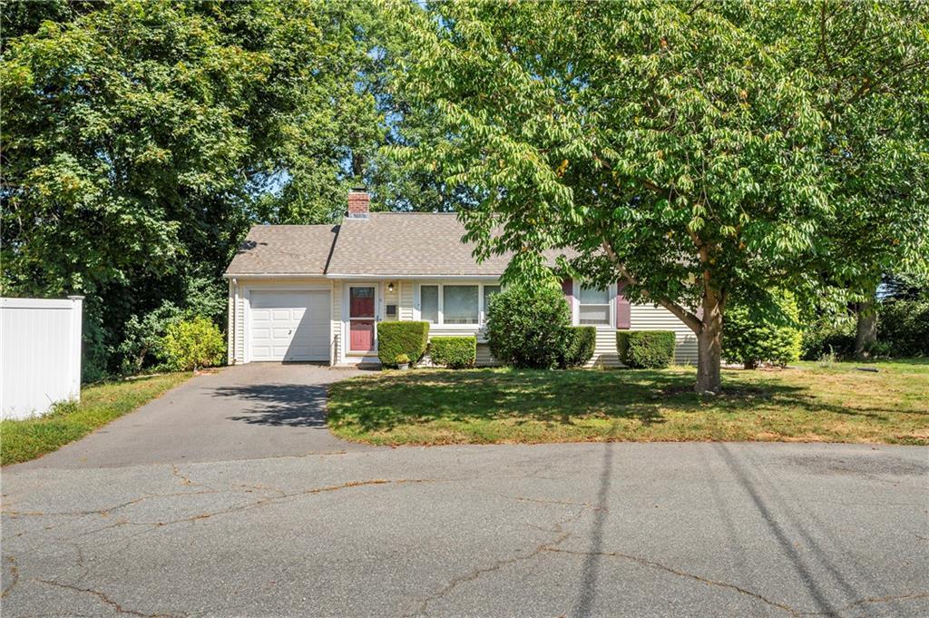 11 Salem Drive, North Providence, Rhode Island 02904