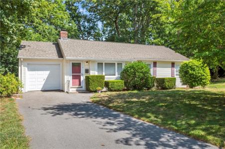 11 Salem Drive, North Providence, Rhode Island 02904