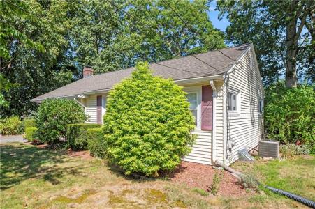 11 Salem Drive, North Providence, Rhode Island 02904