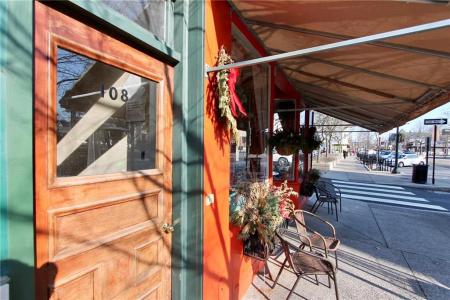 108 Broadway 2C, Newport, RI 02840, USA