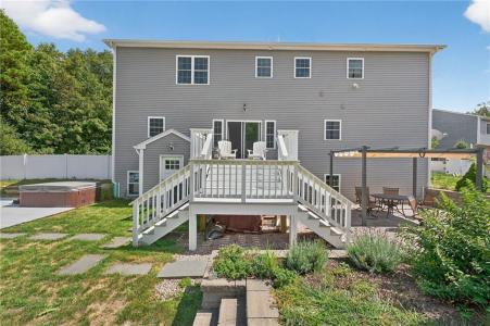 7 Hidden Meadows Drive, Charlestown, Rhode Island 02813