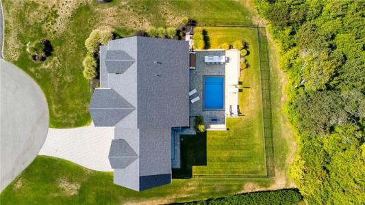 1046 Ocean Road, Narragansett, Rhode Island 02882