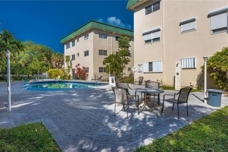 1450 Atlantic Shores Blvd 303, Hallandale Beach, Florida 33009, USA