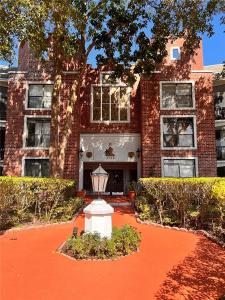 3760 Inverrary Dr 2Z, Lauderhill, Florida 33319, USA