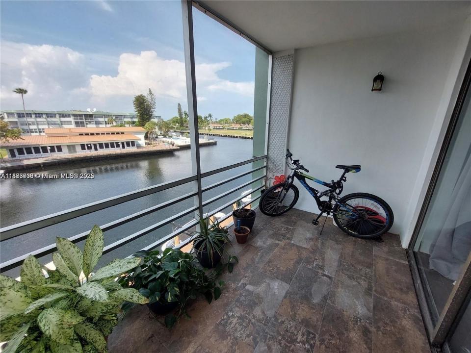 2741 Taft St 305, Hollywood, Florida 33020, Stati Uniti
