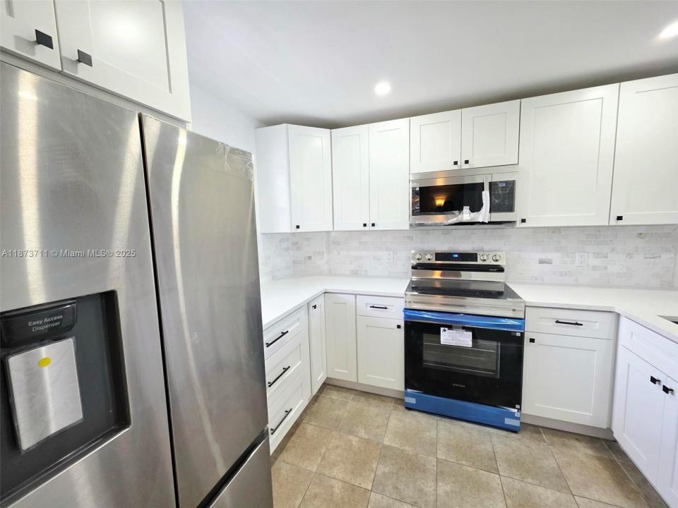 108 Royal Park Dr 2H, Oakland Park, Floryda 33309, USA
