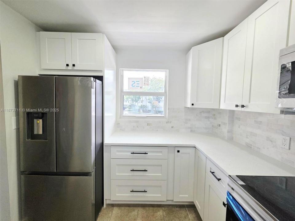 108 Royal Park Dr 2H, Oakland Park, Floryda 33309, USA