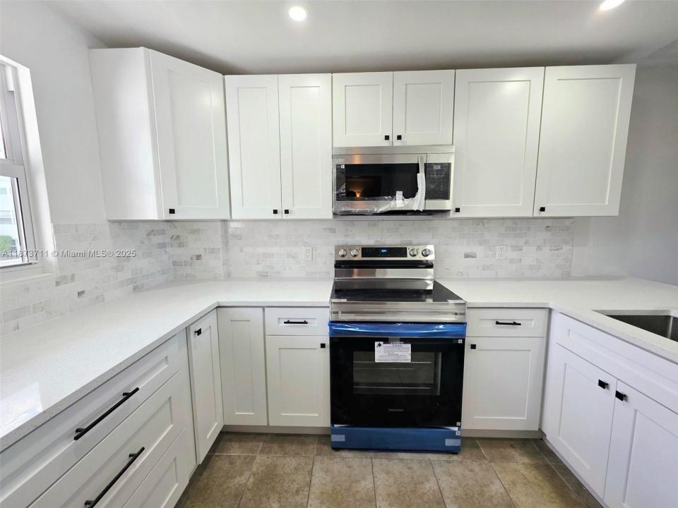 108 Royal Park Dr 2H, Oakland Park, Floryda 33309, USA