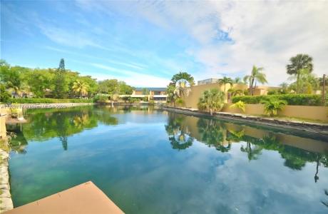 15915 Kingsmoor Way 15915, Miami Lakes, Florida 33014, USA