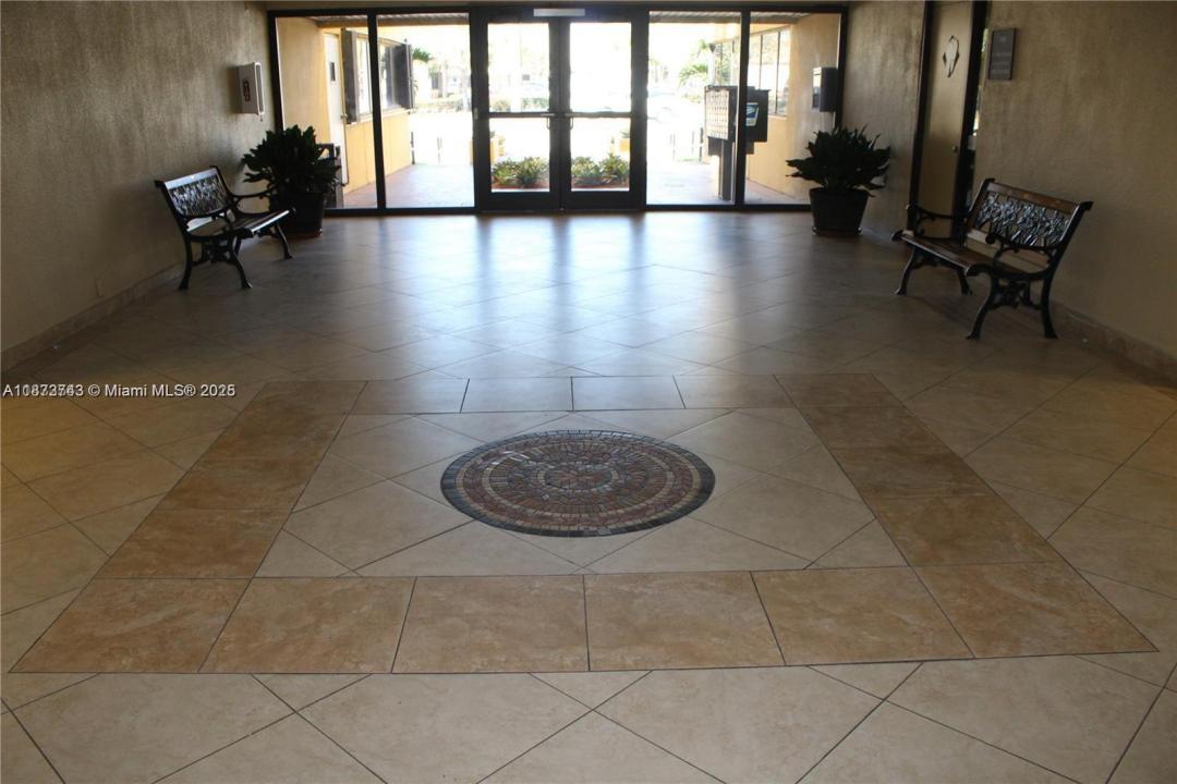 8370 W Flagler St 110, Miami, 佛羅里達州 33144, 美國