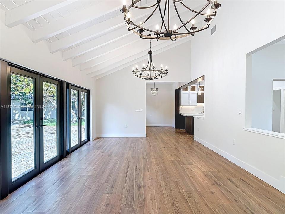 9700 SW 136th St, Miami, Floryda 33176, USA