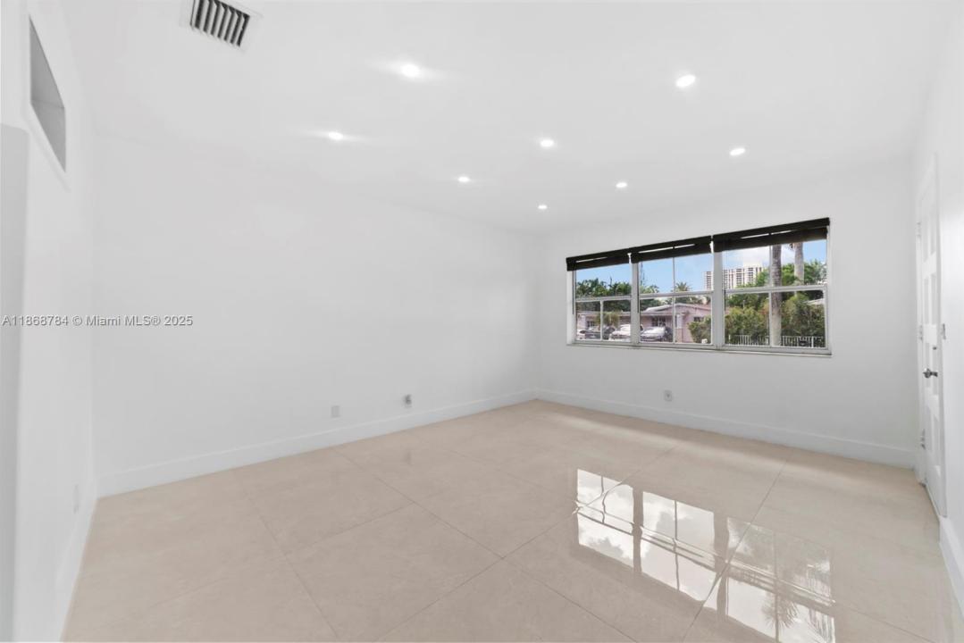 1565 NE 110th Ter 1565, Miami, Florida 33161