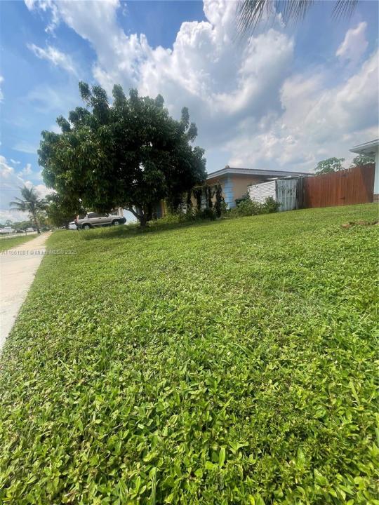 8203 NW 73rd Ter, Tamarac, Florida 33321