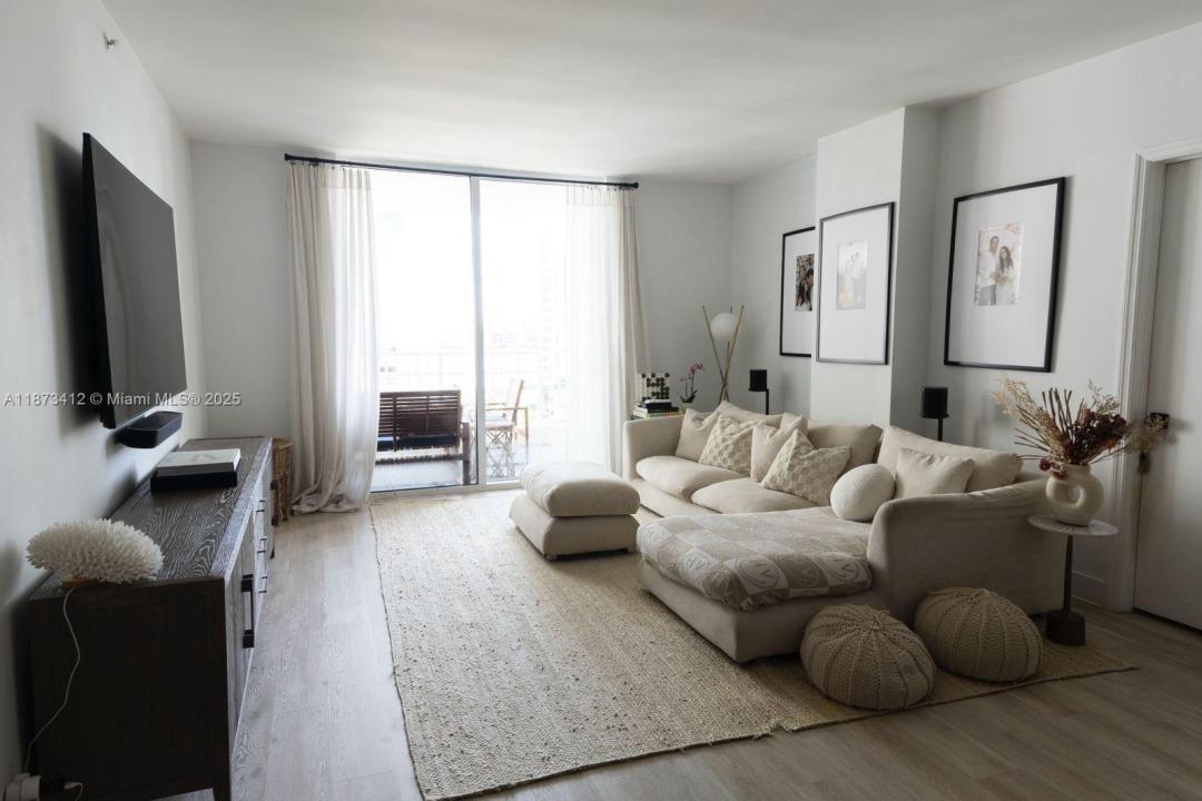 701 Brickell Key Blvd 1106, Miami, Florida 33131