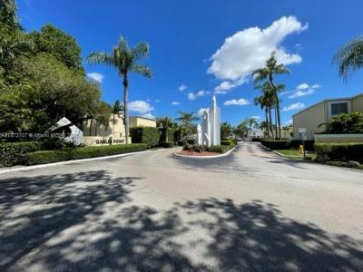 6845 SW 45th Ln 8, Miami, Florida 33155, USA
