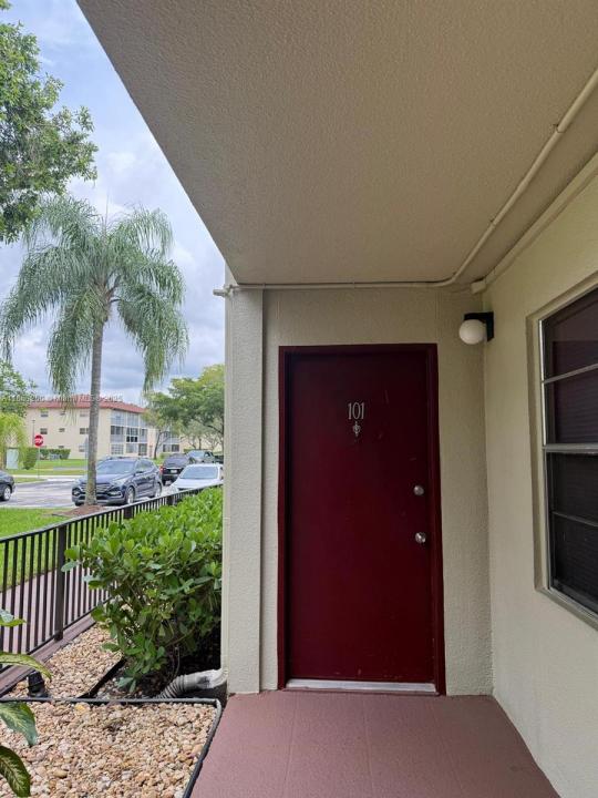 150 SW 134th Way 101R, Pembroke Pines, Florida 33027
