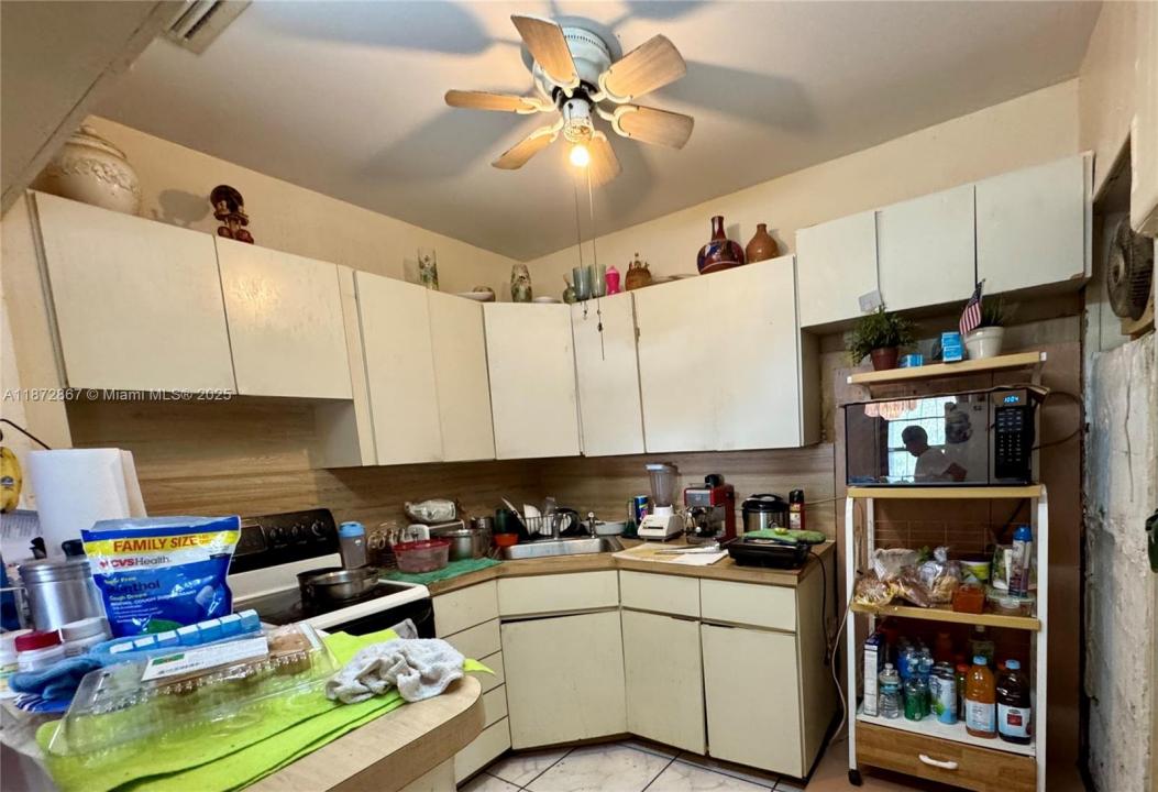 2751 NW 24th Ave, Miami, 佛罗里达州 33142, 美国