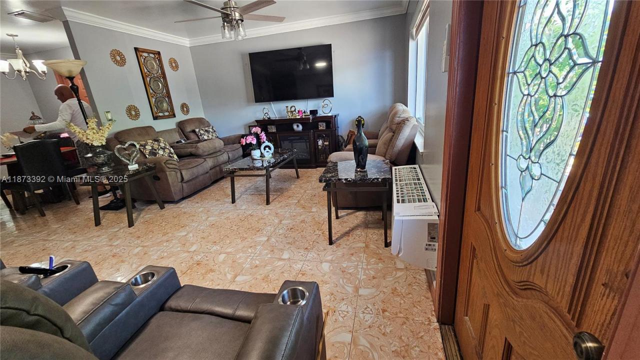 5940 S 38th Ct, Green Acres, Florida 33463