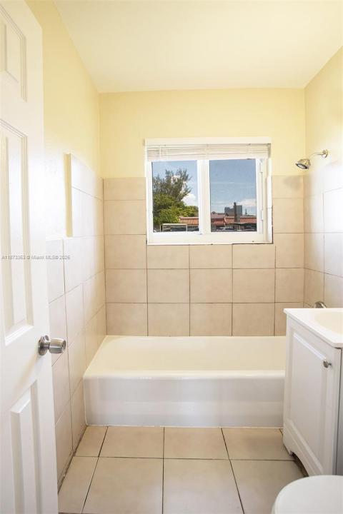 1225 SW 7th St 4, Miami, Florida 33135, USA
