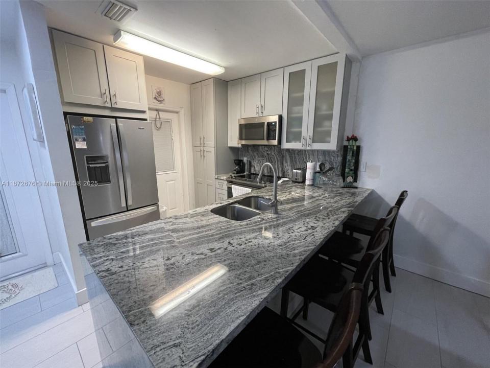 5103 NW 35th St 402, Lauderdale Lakes, فلوريدا 33319, الولايات المتحدة