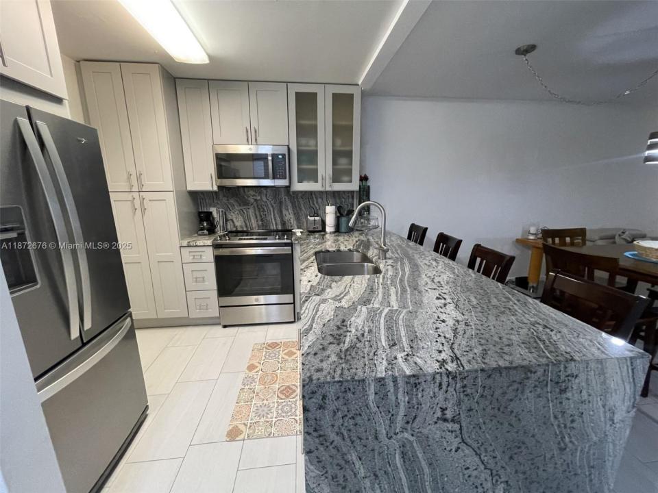 5103 NW 35th St 402, Lauderdale Lakes, فلوريدا 33319, الولايات المتحدة