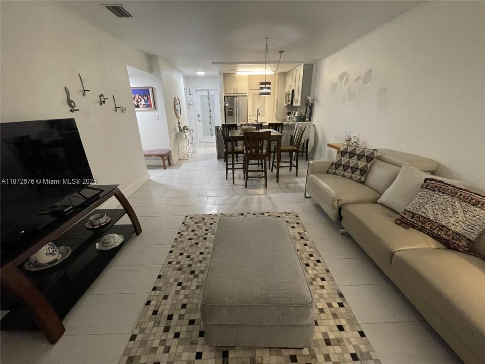 5103 NW 35th St 402, Lauderdale Lakes, فلوريدا 33319, الولايات المتحدة