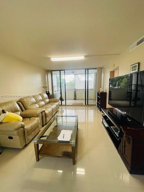 8441 Forest Hills Dr 204, Coral Springs, 佛罗里达州 33065, 美国