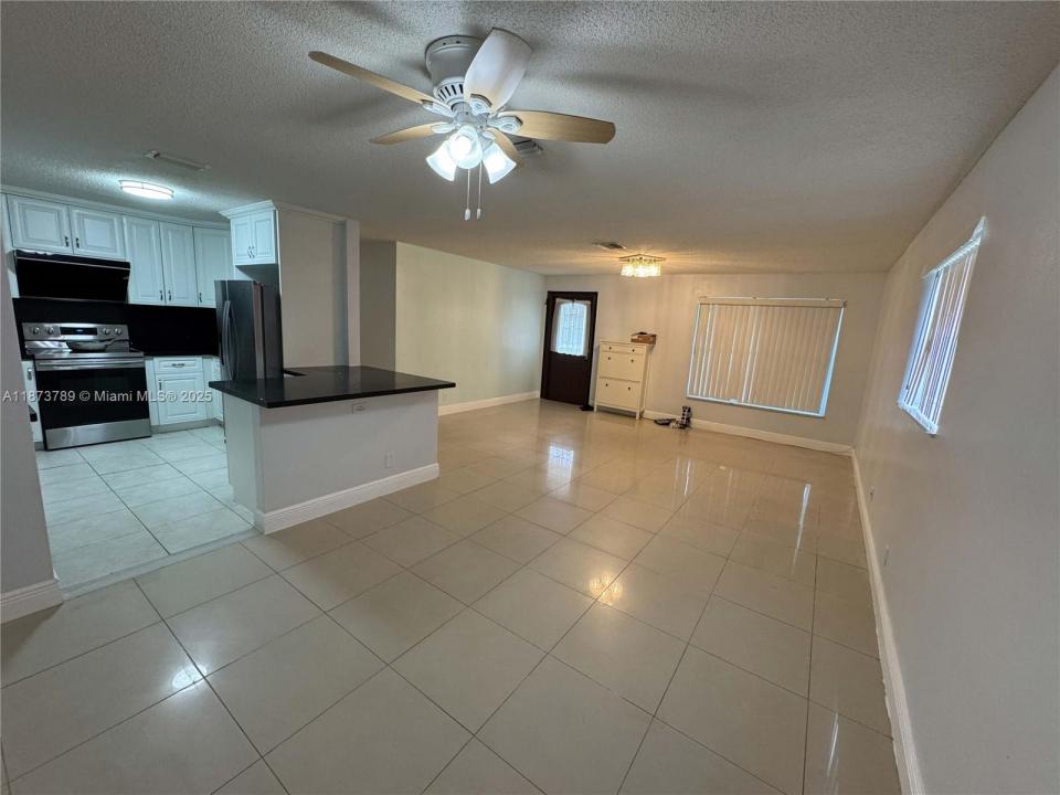 213 SW 2nd St 0, Hallandale Beach, فلوريدا 33009, الولايات المتحدة