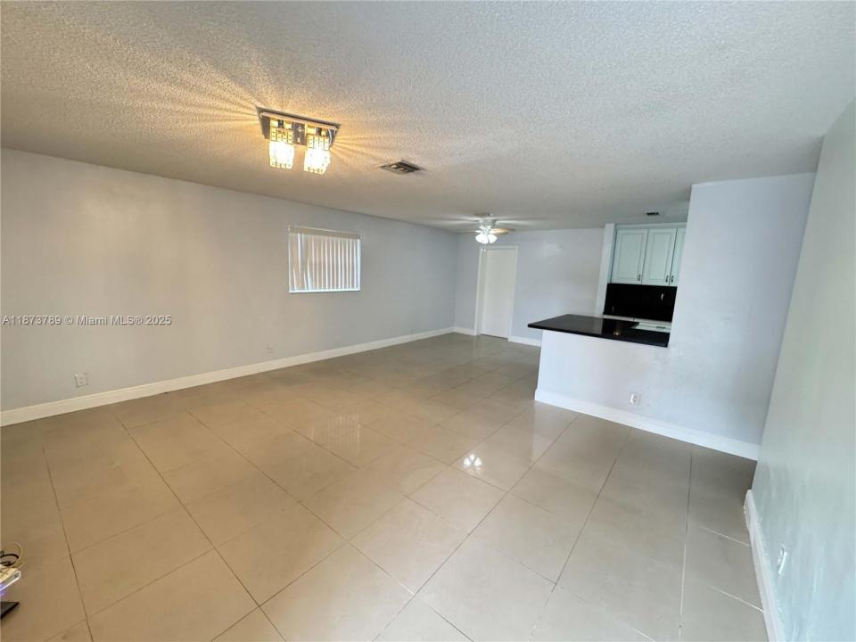 213 SW 2nd St 0, Hallandale Beach, فلوريدا 33009, الولايات المتحدة