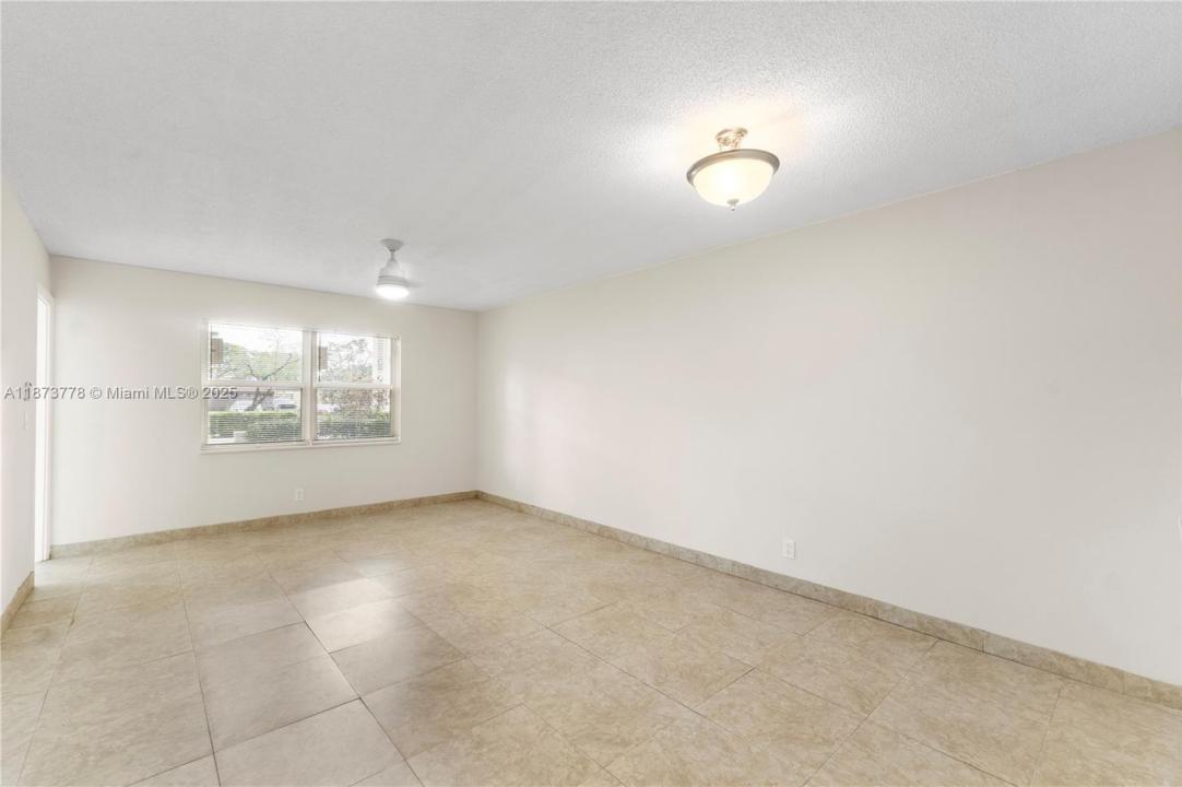 300 Berkley Rd 107, Hollywood, Florida 33024