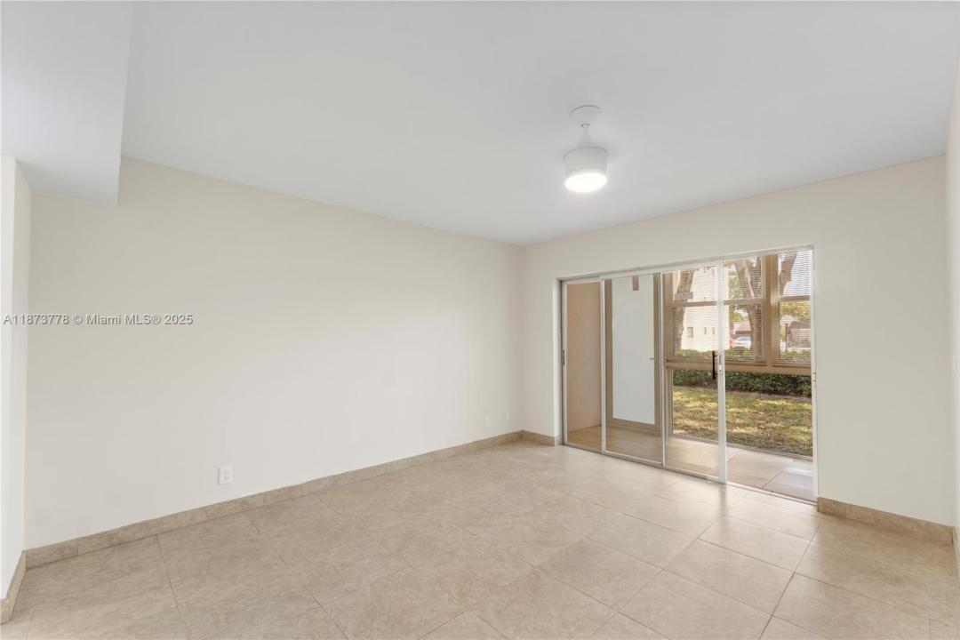 300 Berkley Rd 107, Hollywood, Florida 33024