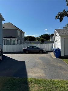 24 Oneida Street 1, Cranston, 로드아일랜드 02920, 미국