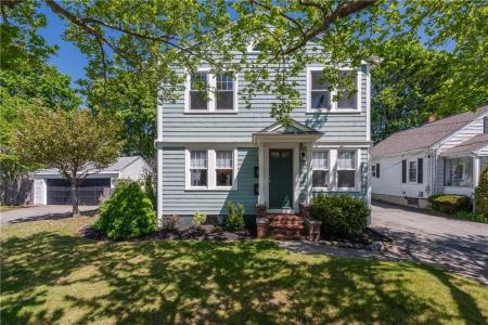 467 Maple Avenue B, Barrington, RI 02806, USA