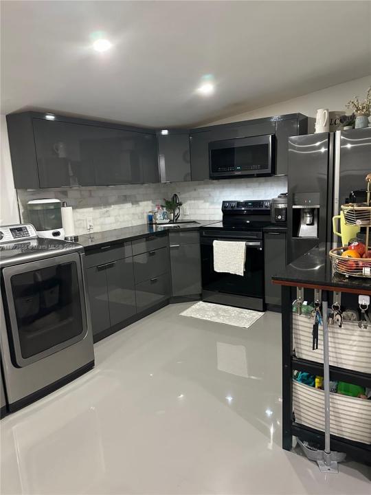 1212 E River Dr, Margate, Florida 33063